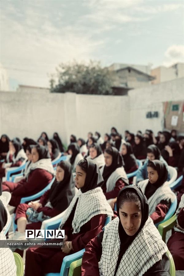 یادواره شهدای فرهنگی و دانش‌آموز در دبیرستان رازی گلوگاه