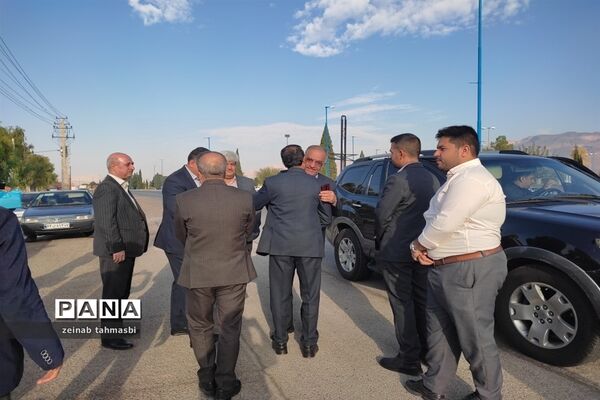 استقبال دانش‌آموزان و فرهنگیان شهرستان سروستان از مدیرکل آموزش و پرورش استان فارس