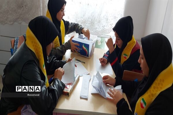 برگزاری شورای دانش‌آموزی در مدارس شهرستان اقلید