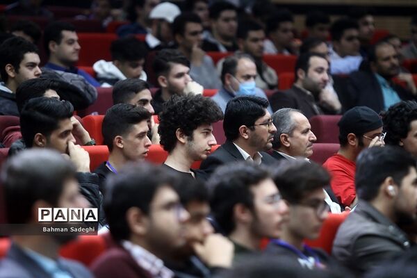 آیین اختتامیه چهل‌ و یکمین جشنواره فرهنگی و هنری امید فردا