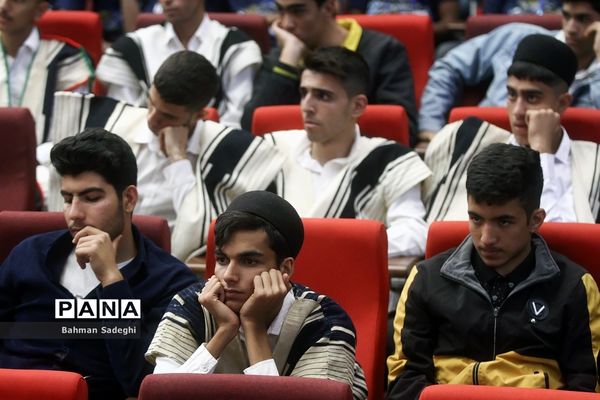 آیین اختتامیه چهل‌ و یکمین جشنواره فرهنگی و هنری امید فردا