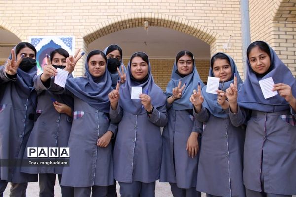 برگزاری انتخابات شورای دانش آموزی دبیرستان قاضی گله‌دار