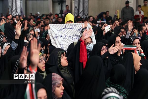 دیدار هزاران نفر از دانش‌آموزان و دانشجویان با مقام معظم رهبری