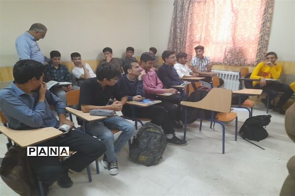 بازدید مدیرکل آموزش و پرورش فارس از مدارس شهرستان سروستان