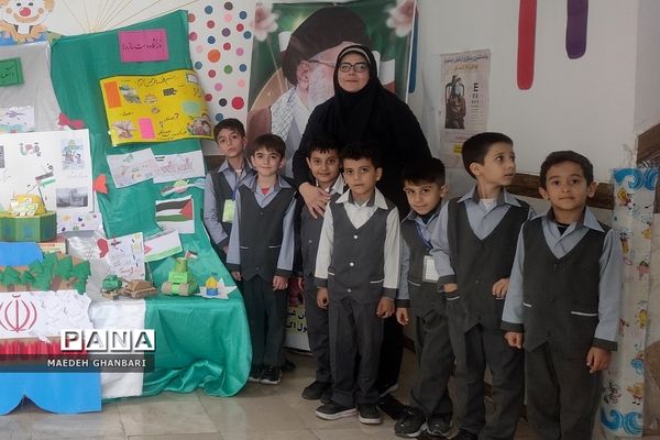 نمایشگاه دست سازه‌های استکبارستیزی، در دبستان پسرانه حضرت رسول اکرم شهرستان پردیس