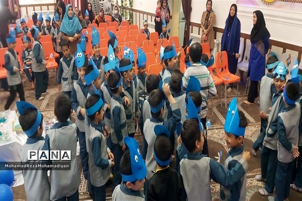 برگزاری جشن آب در دبستان شاهد آقا مصطفی خمینی (ره)کاشمر