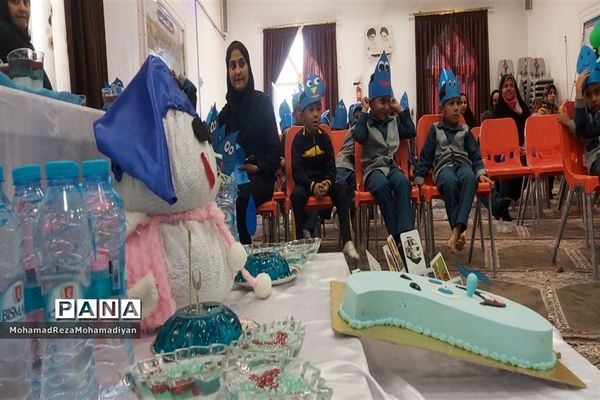 برگزاری جشن آب در دبستان شاهد آقا مصطفی خمینی (ره)کاشمر