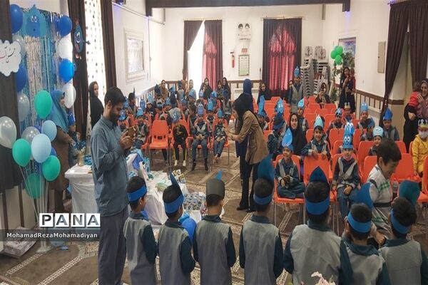 برگزاری جشن آب در دبستان شاهد آقا مصطفی خمینی (ره)کاشمر