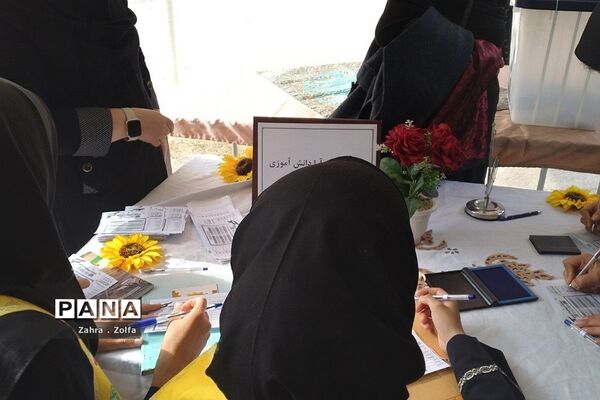 برگزاری بیست و ششمین‌،‌دوره‌ انتخابات شورای دانش‌آموزی در دبیرستان شهید ملاآقایی
