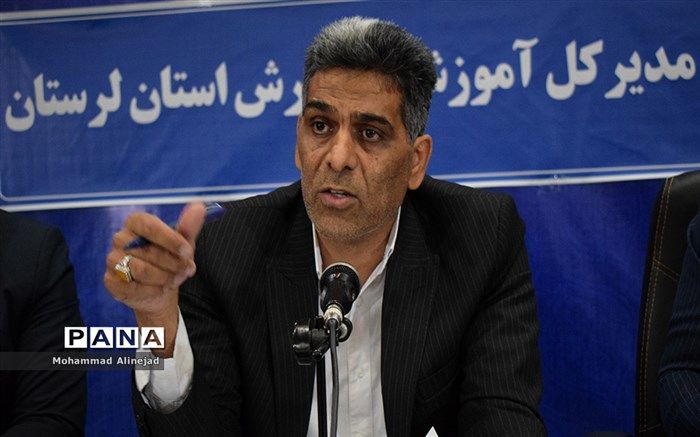دانش‌آموزان همچنان در مقابل استکبار ایستاده‌اند