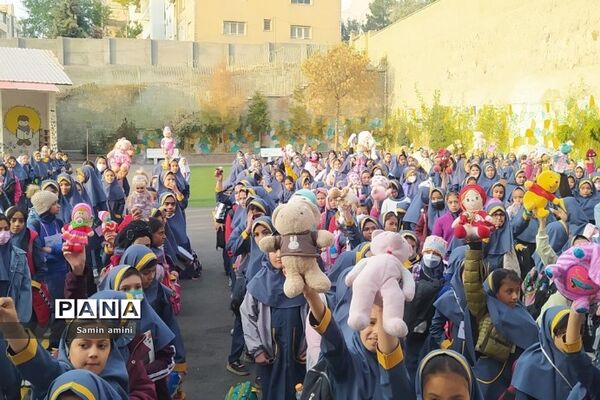 پویش فریاد عروسک‌ها در مدارس دخترانه رودهن