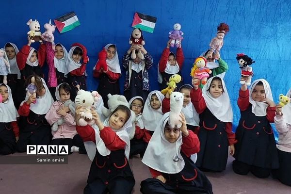 پویش فریاد عروسک‌ها در مدارس دخترانه رودهن