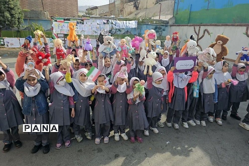پویش فریاد عروسک‌ها در مدارس دخترانه رودهن