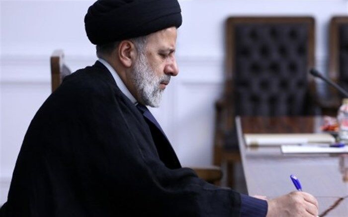 آیت الله رئیسی انتصاب حسین دهقان به ریاست بنیاد مستضعفان را تبریک گفت