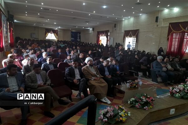دیدار مدیرکل آموزش و پرورش استان فارس به همراه قرارگاه جهادی عدالت تربیتی و نصیب آموزشی با فرهنگیان شهرستان سروستان