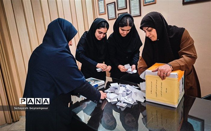 شورای دانش‌آموزی بازوی مشورتی مدارس است