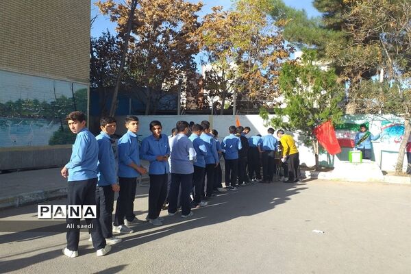 برگزاری انتخابات شورای دانش‌آموزی و شورای دانش‌آموزی هلال احمردبیرستان شهید آل نبی شهرستان بجنورد