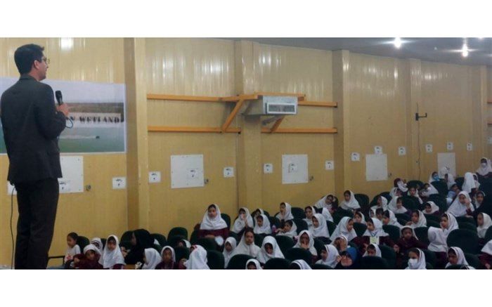 دانش‌آموزان نقش مهمی در خنثی‌سازی فتنه‌های دشمنان دارند