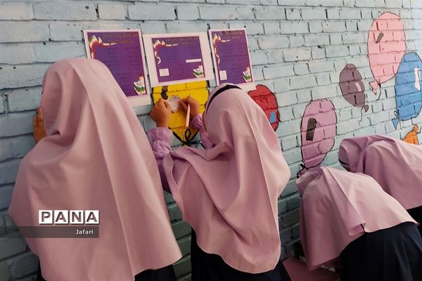 انتخابات شورای دانش‌آموزی در دبستان فرهنگ دختران منطقه ۱۳ تهر