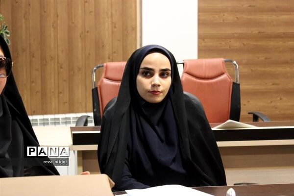 آیین تجلیل از نو معلمان ابتدایی ناحیه یک بهارستان