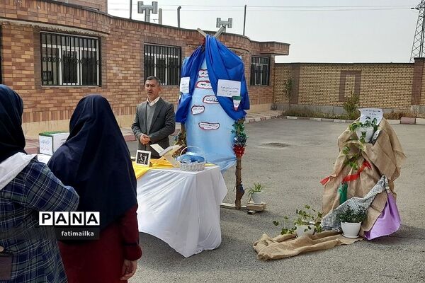 مراسم نمادین انتخابات شورای دانش‌آموزی در شهرستان فیروزکوه