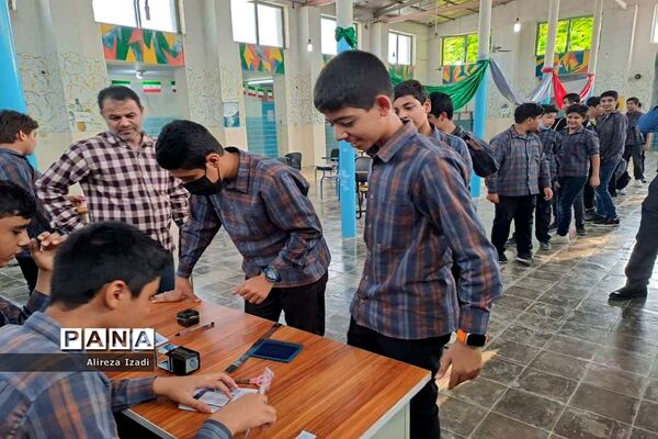 انتخابات شوراهای دانش‌آموزی در دبیرستان شهید مفتح پایگاه دریایی  بوشهر