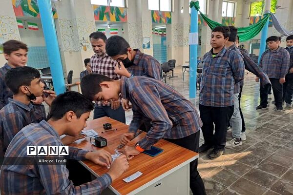 انتخابات شوراهای دانش‌آموزی در دبیرستان شهید مفتح پایگاه دریایی  بوشهر