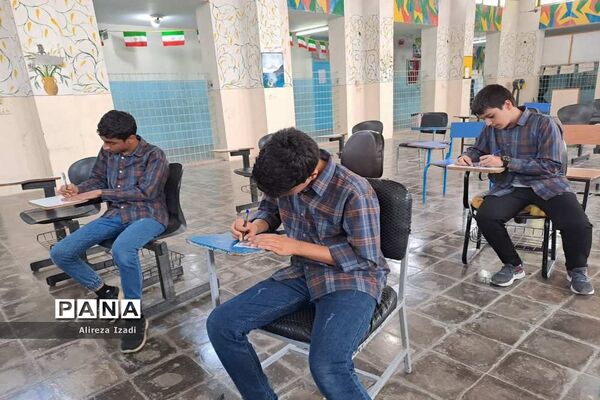 انتخابات شوراهای دانش‌آموزی در دبیرستان شهید مفتح پایگاه دریایی  بوشهر