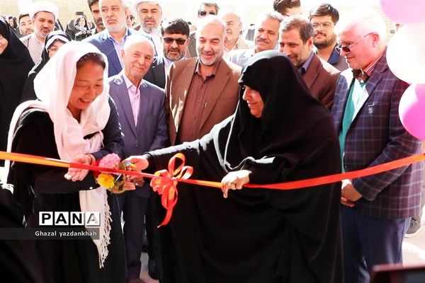 آیین افتتاح و بهره برداری از دبستان 12 کلاسه حضرت معصومه (س) منطقه‌ تبادکان