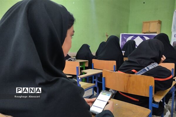 برگزاری کارگاه آموزش خبرنویسی ویژه دانش‌آموزان دختر در کانون شهدای فرهنگی ملارد
