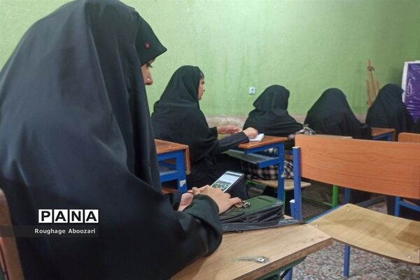 برگزاری کارگاه آموزش خبرنویسی ویژه دانش‌آموزان دختر در کانون شهدای فرهنگی ملارد