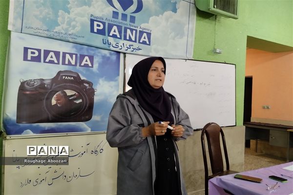 برگزاری کارگاه آموزش خبرنویسی ویژه دانش‌آموزان دختر در کانون شهدای فرهنگی ملارد