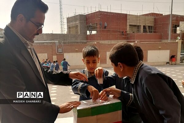 برگزاری انتخابات شورای دانش‌آموزی در مدارس پسرانه شهرستان پردیس