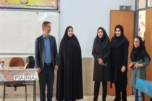 نمایشگاه دست سازه‌های هنرستان هنرهای زیبا ناحیه یک بهارستان