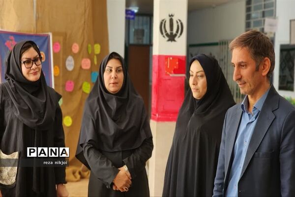 نمایشگاه دست سازه‌های هنرستان هنرهای زیبا ناحیه یک بهارستان
