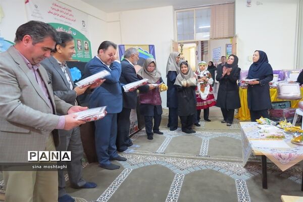 تجلیل از مربیان مدرسه استثنایی نسترن شهرستان بجنورد استان خراسان شمالی