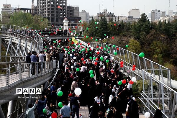 پویش  دانش‌آموزی پرواز بادبادک‌ها برای کودکان غزه