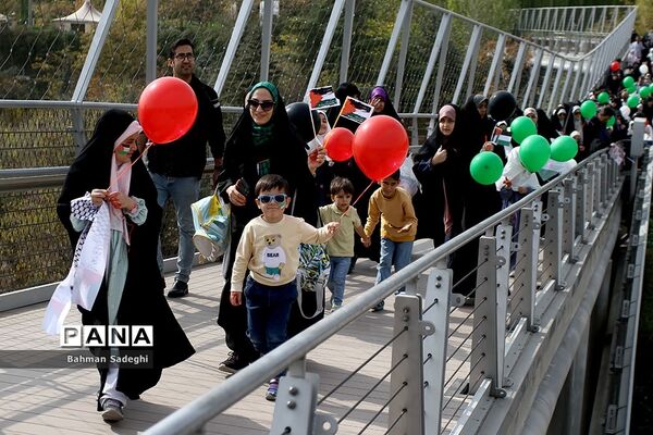 پویش  دانش‌آموزی پرواز بادبادک‌ها برای کودکان غزه