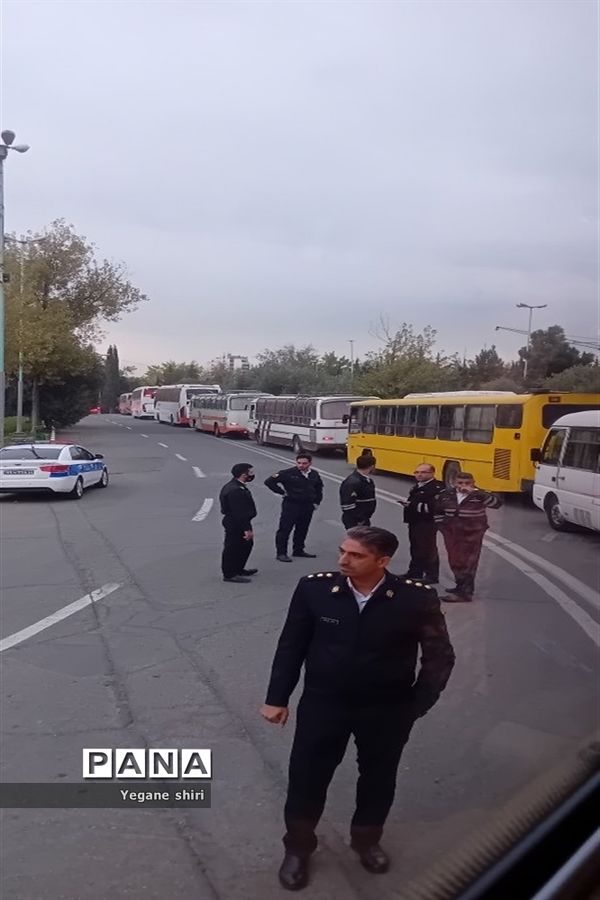 دیدار دانش‌آموزان منتخب سراسر کشور با مقام معظم رهبری