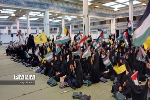 دیدار دانش‌آموزان منتخب سراسر کشور با مقام معظم رهبری