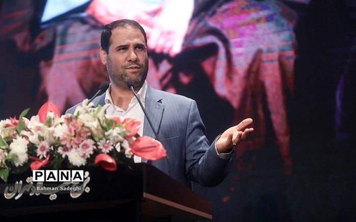 پیوند خانواده و مدرسه به شکوفاشدن استعداد دانش‌آموزان منجر می‌شود/ فیلم