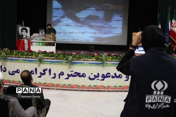 مراسم یادواره شهدای دانش‌آموز در کانون شهدای پاکدشت