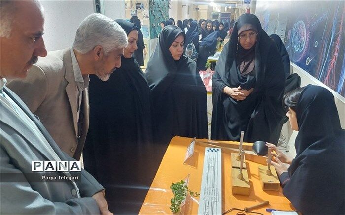 برگزاری نمایشگاه به مناسبت روز آزمایشگاه در پژوهشسرای باقرالعلوم شهرستان‌قرچک/فیلم