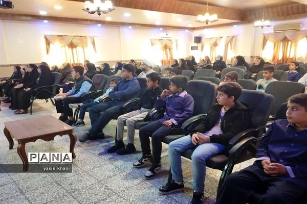 گردهمایی مسئولان هیأت‌های مذهبی دانش‌آموزی در عباس‌آباد