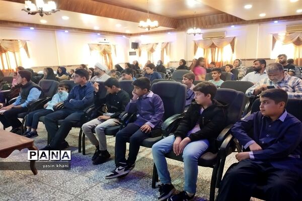 گردهمایی مسئولان هیأت‌های مذهبی دانش‌آموزی در عباس‌آباد