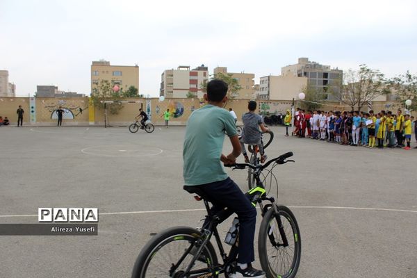 آغاز طرح ورزشی «100 مسابقه در صد روز» در دبیرستان گوهرتاج ترابی زاده