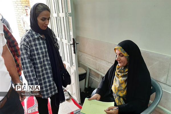 برگزاری اولین جلسه آموزش خانواده در دبیرستان پویش ناحیه ۳ شیراز