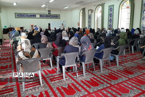 برگزاری اولین جلسه آموزش خانواده در دبیرستان پویش ناحیه ۳ شیراز