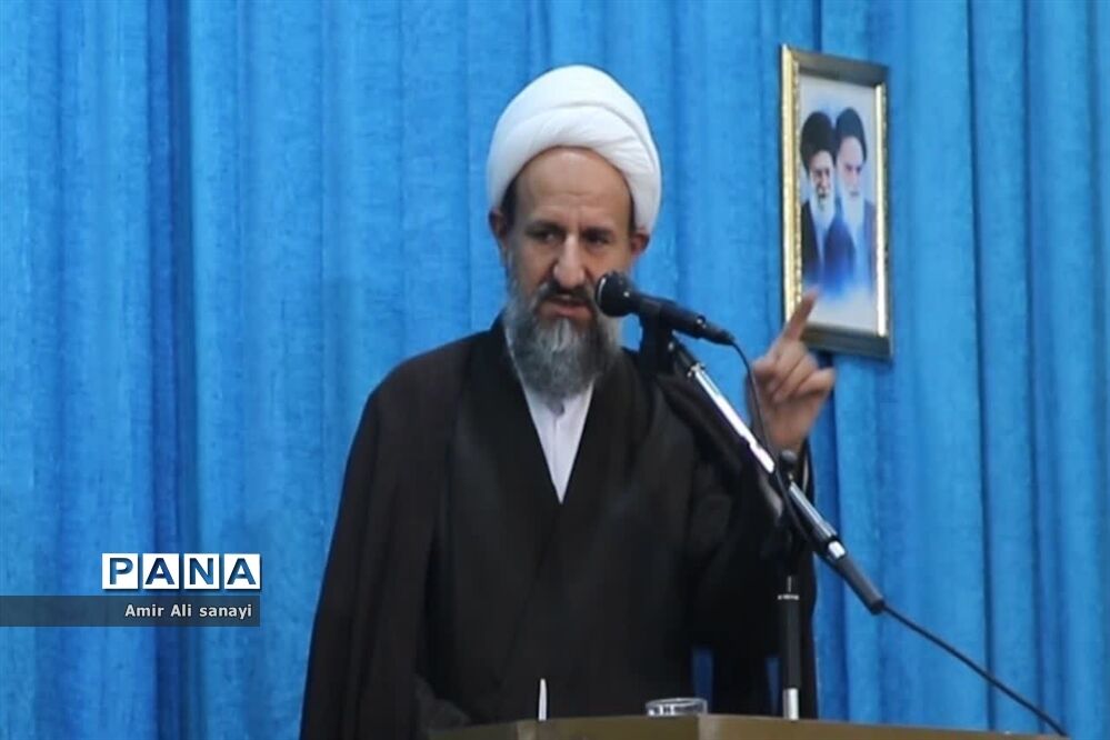 برپایی نماز جمعه در آستانه فرارسیدن روز دانش‌آموز
