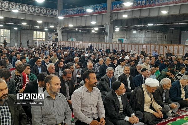 برگزاری نماز جمعه با حضور ویژه فرهنگیان و دانش‌آموزان در مصلی بزرگ امام خمینی بهارستان دو